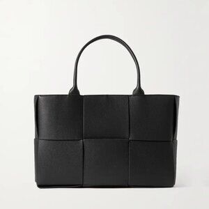 BOTTEGA VENETA Arco Intrecciato Textured-Leather Tote (Medium)